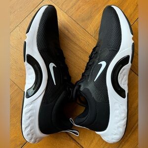 Like New Women’s Nikes